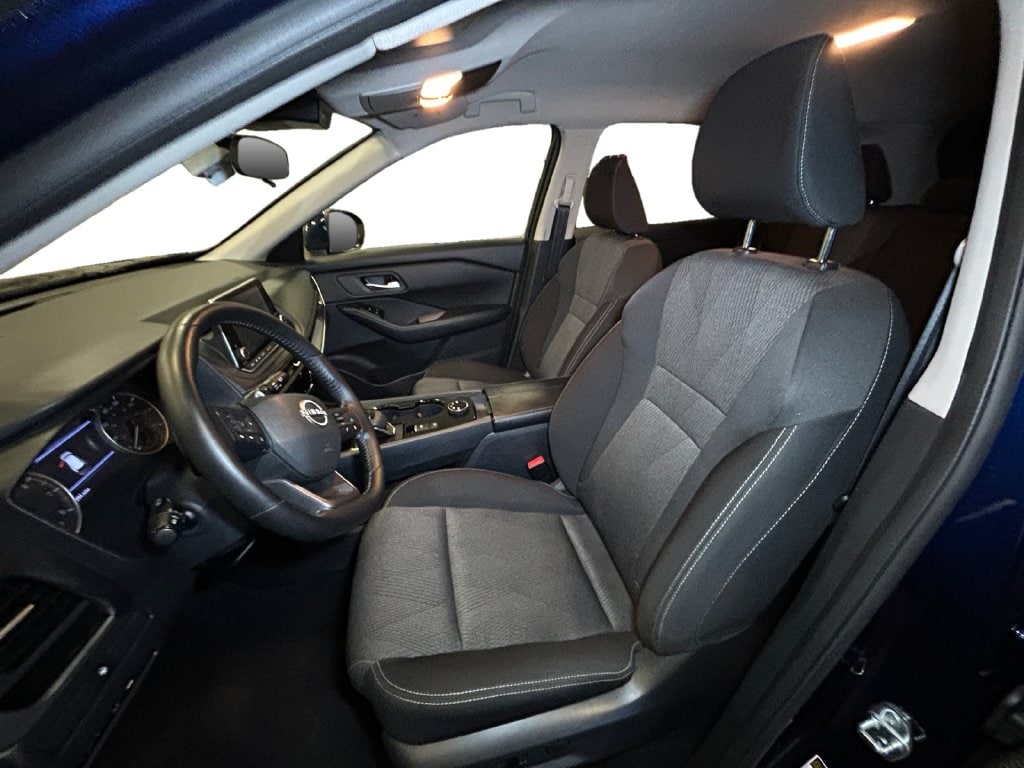 2025 Nissan Rogue SV - Photo 10