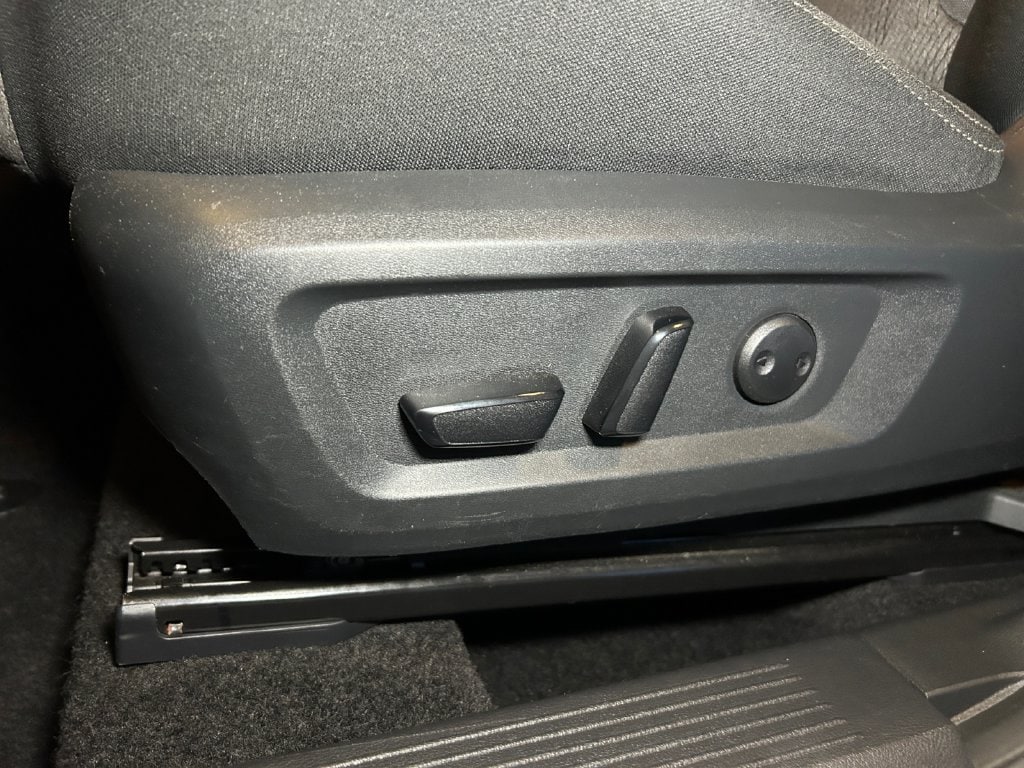 2025 Nissan Rogue SV - Photo 24