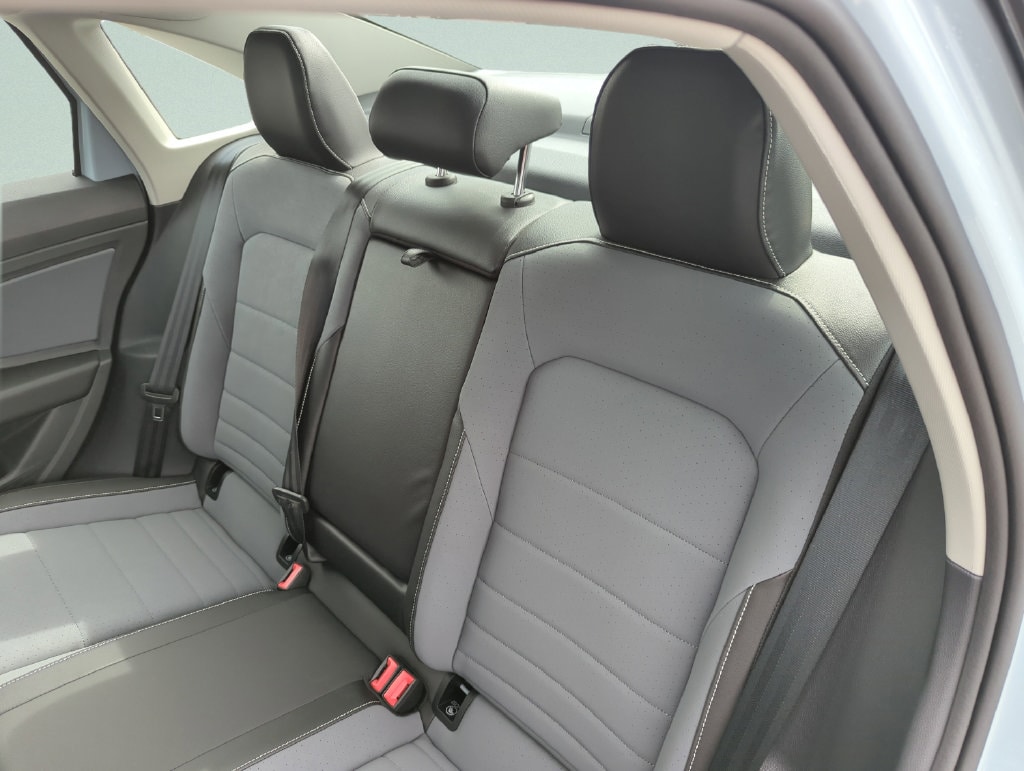 2026 Volkswagen Jetta SE - Photo 37