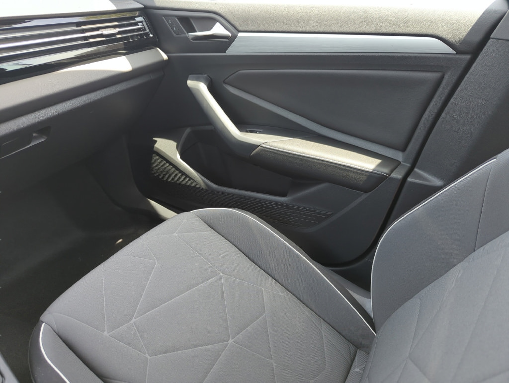 2026 Volkswagen Jetta Sport - Photo 23