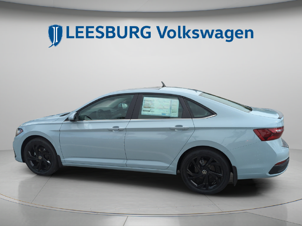 2026 Volkswagen Jetta SE - Photo 10