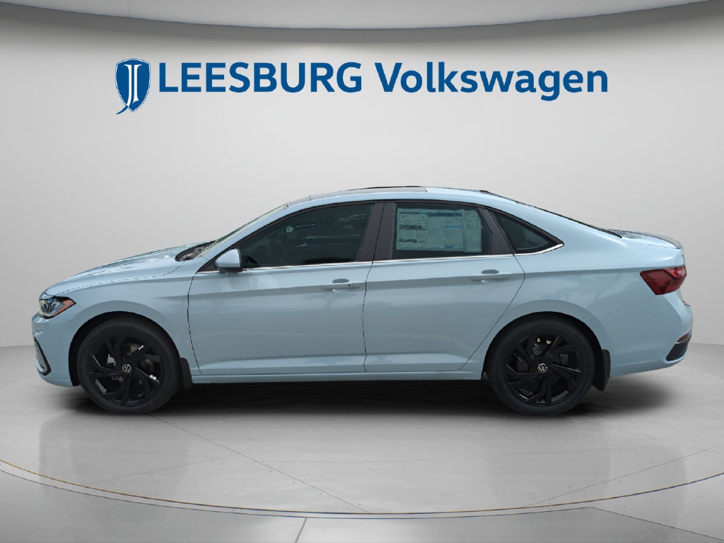 2026 Volkswagen Jetta SE - Photo 11