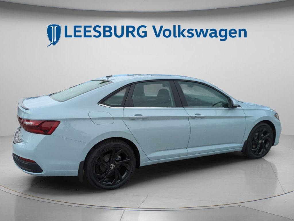 2026 Volkswagen Jetta SE - Photo 5