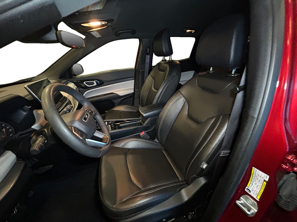 2025 Jeep Compass Limited - Photo 9