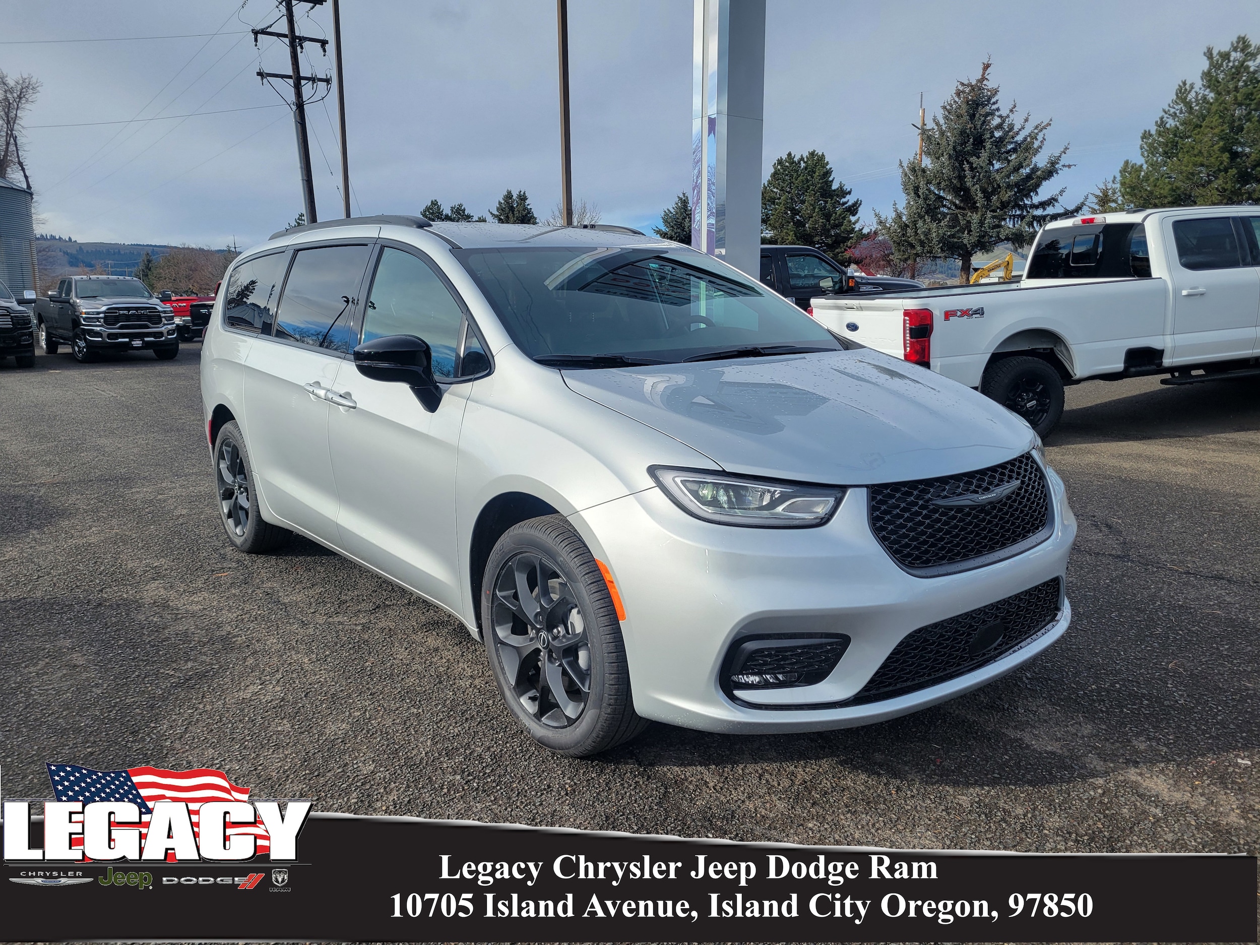2026 Chrysler Pacifica Select