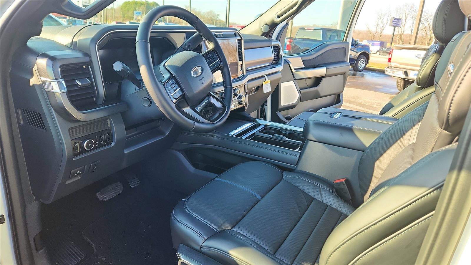 2026 Ford F-250 Super Duty Platinum - Photo 16