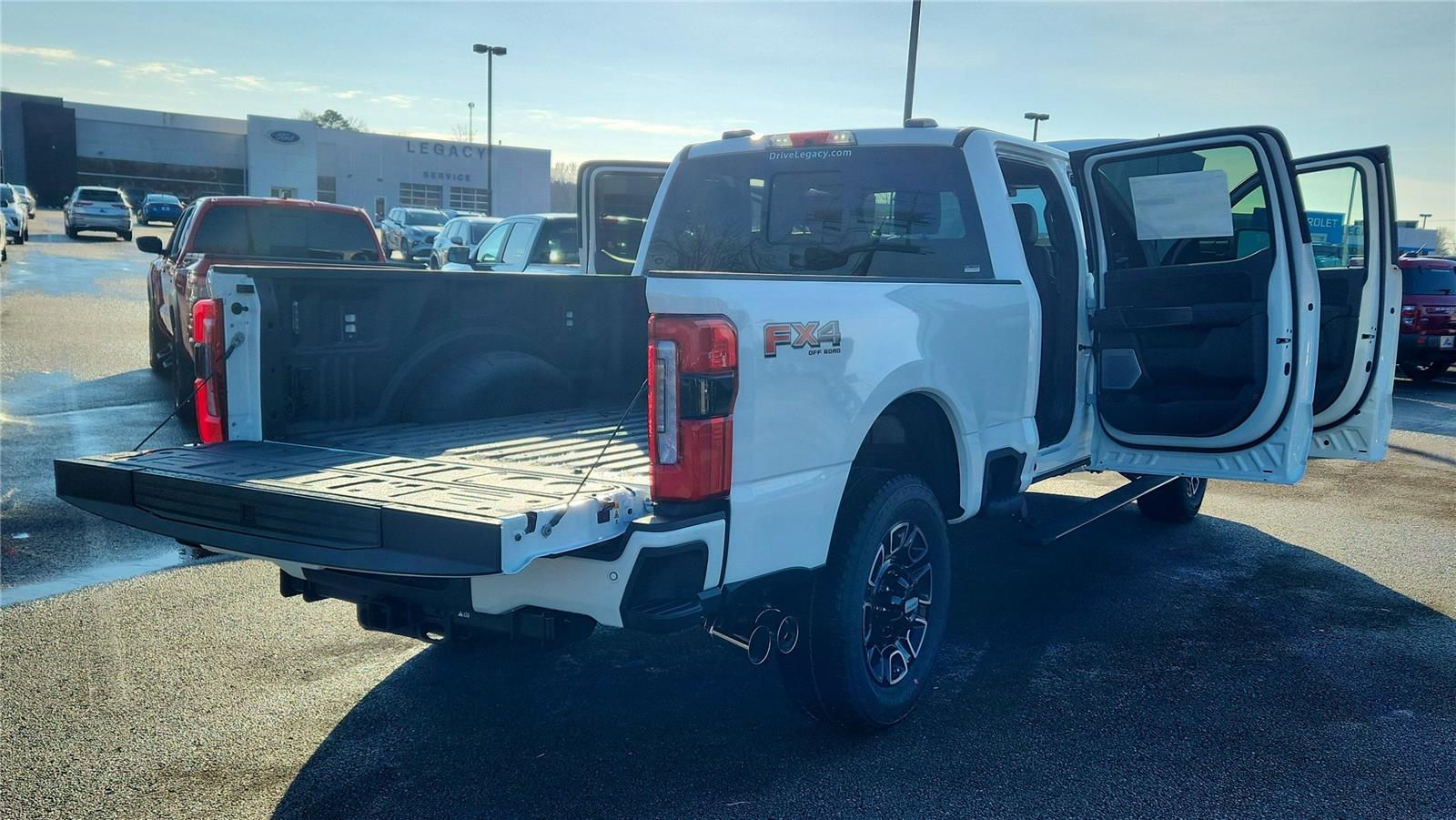 2026 Ford F-250 Super Duty Platinum - Photo 6