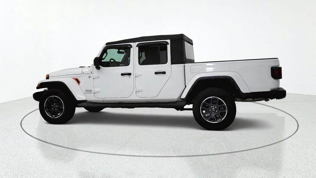 Used 2023 Jeep Gladiator Overland Truck