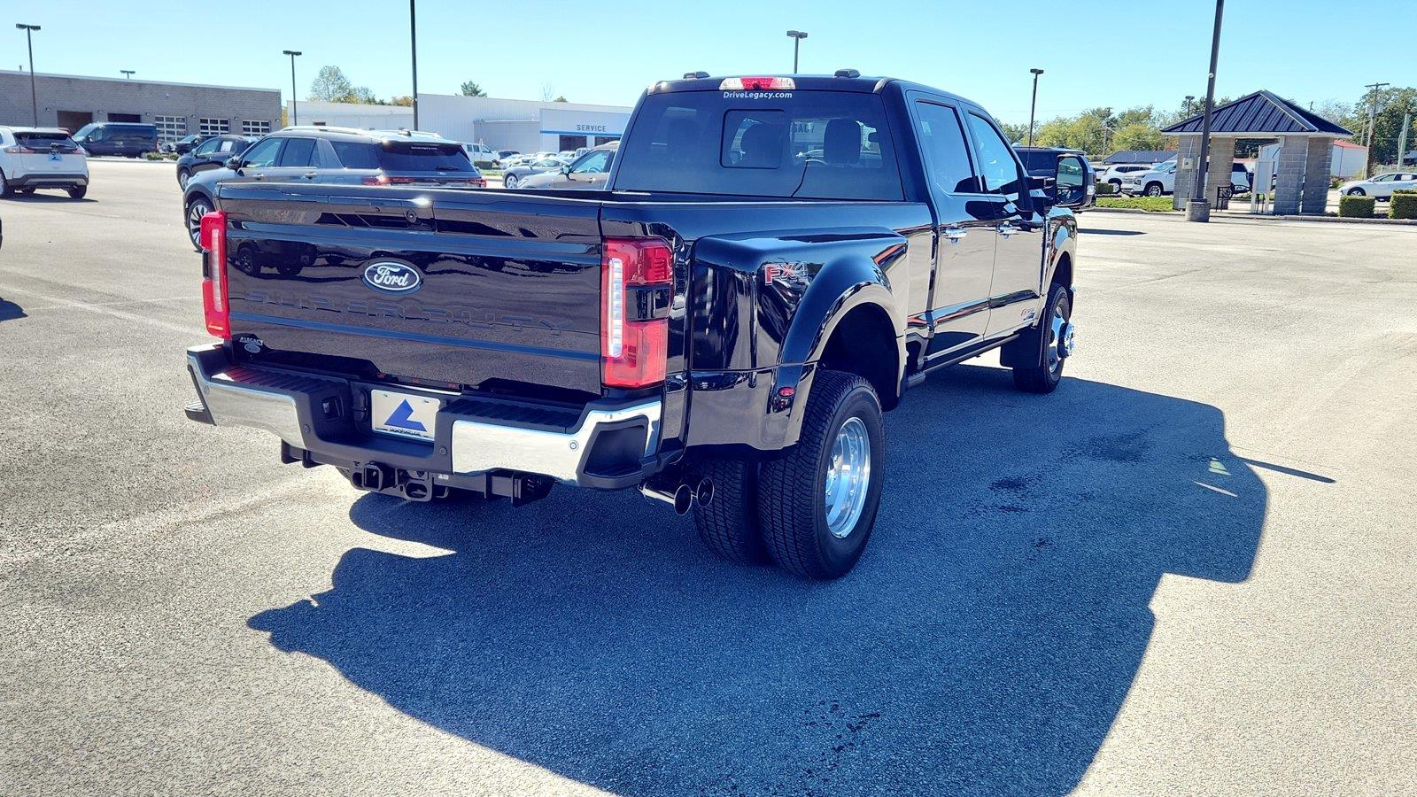 New 2027 Ford Super Duty F-350 DRW Lariat Truck
