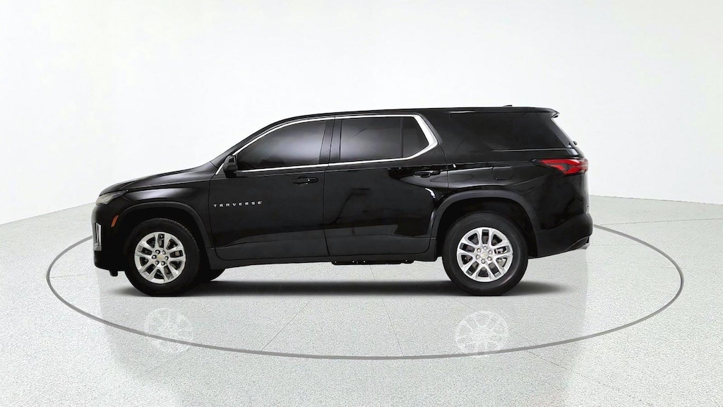 Used 2023 Chevrolet Traverse LS SUV