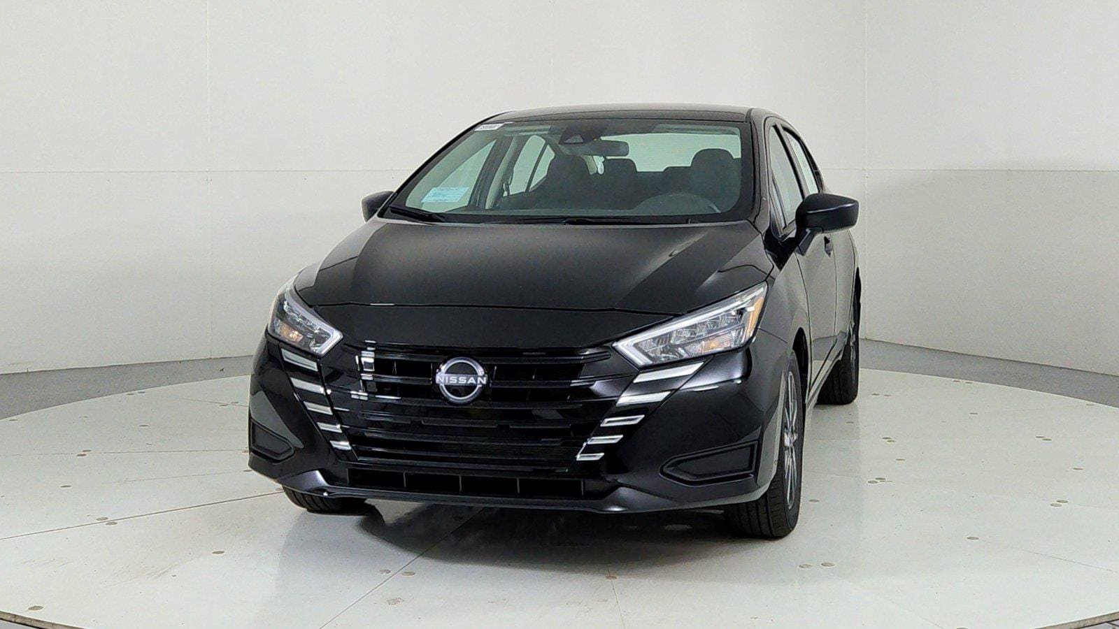 Used 2025 Nissan Versa Sedan S with VIN 3N1CN8DVXSL855896 for sale in London, KY