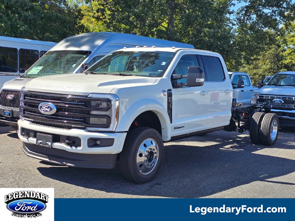2027 Ford F-550 Super Duty Chassis Cab Platinum