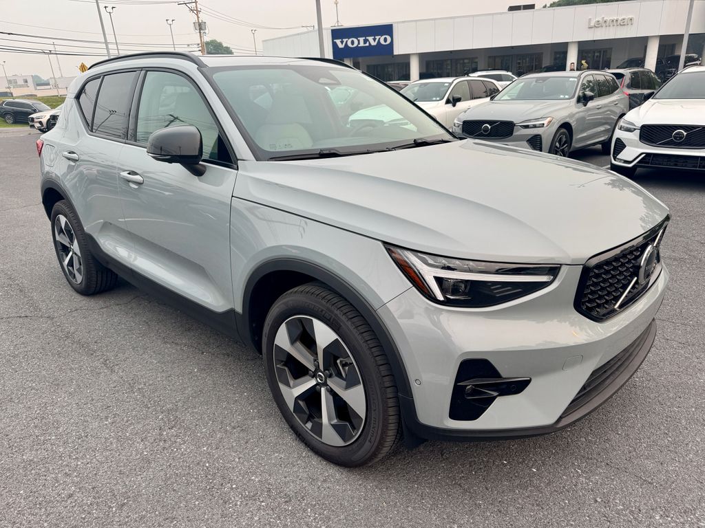 2026 Volvo XC40