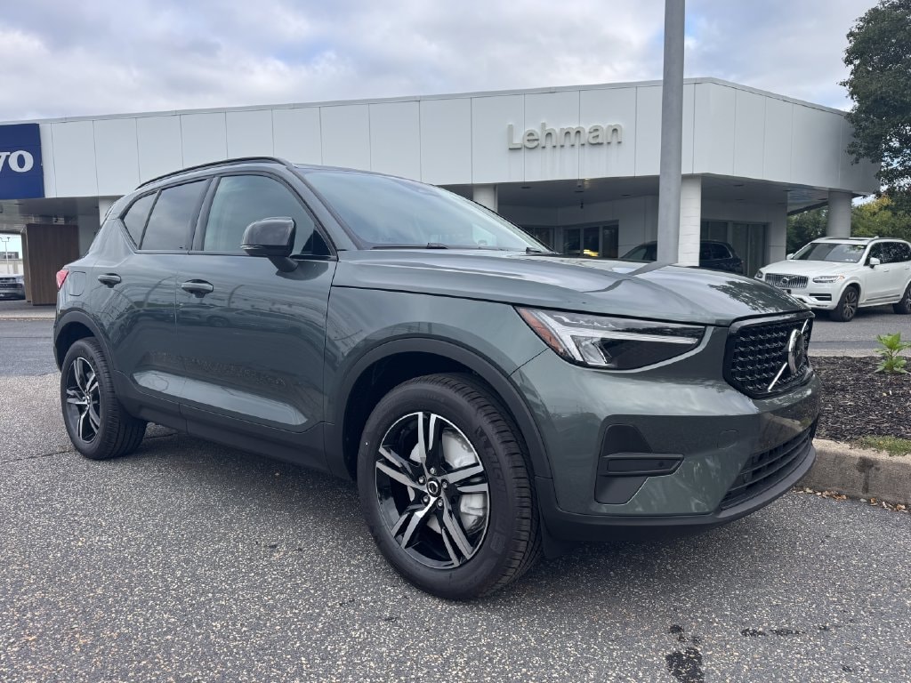 2026 Volvo XC40 Core