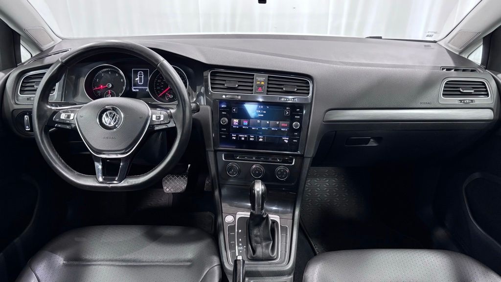 Used 2018 Volkswagen Golf SportWagen SE Wagon