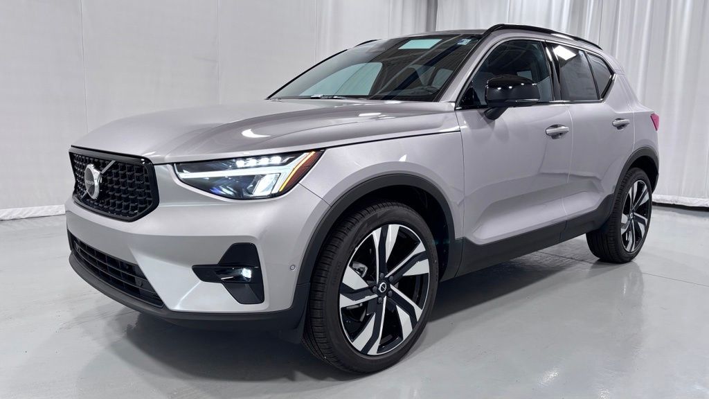 2026 Volvo XC40 Plus