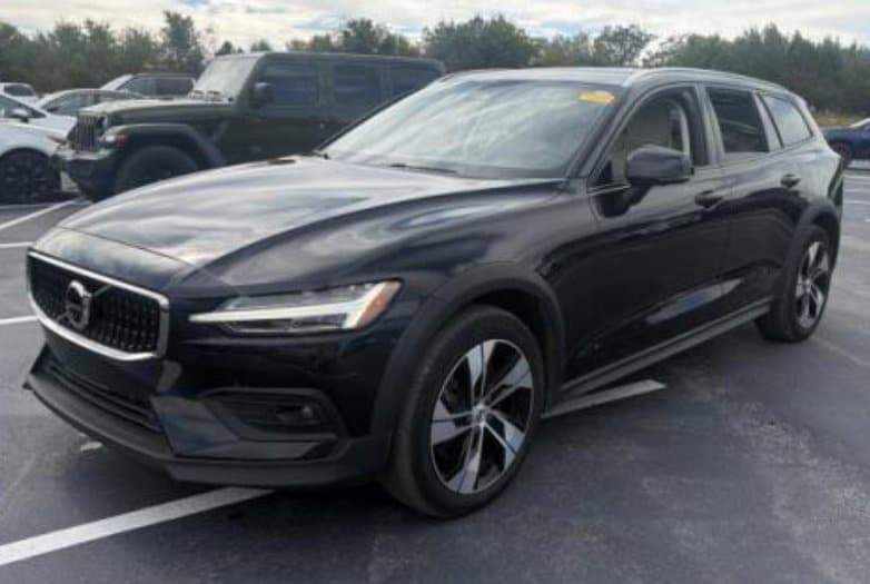 2025 Volvo V60 Cross Country Plus