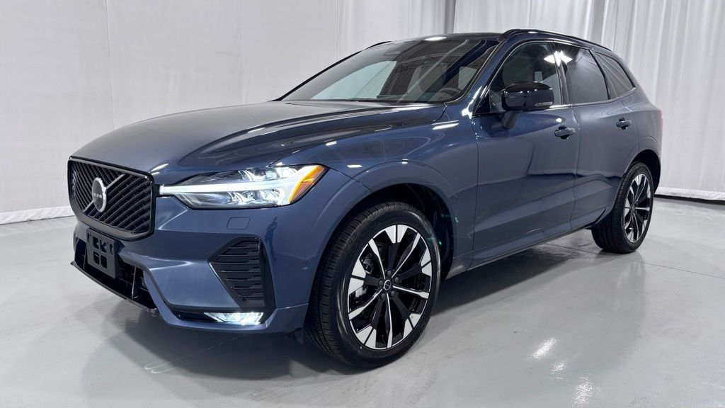 2026 Volvo XC60 Plus