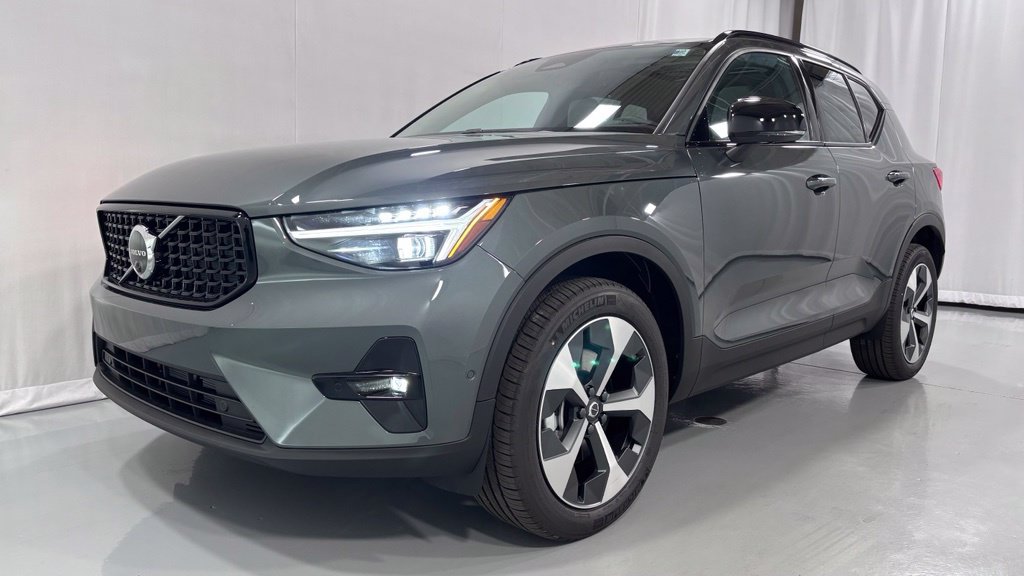 2026 Volvo XC40 Plus