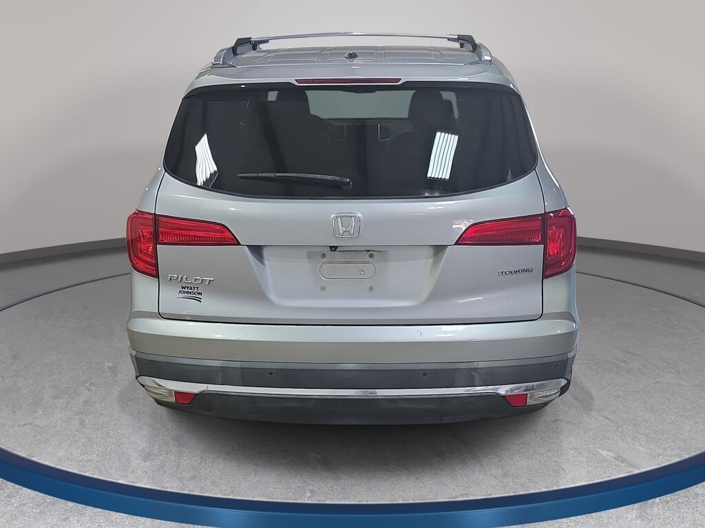Used 2018 Honda Pilot Touring FWD SUV