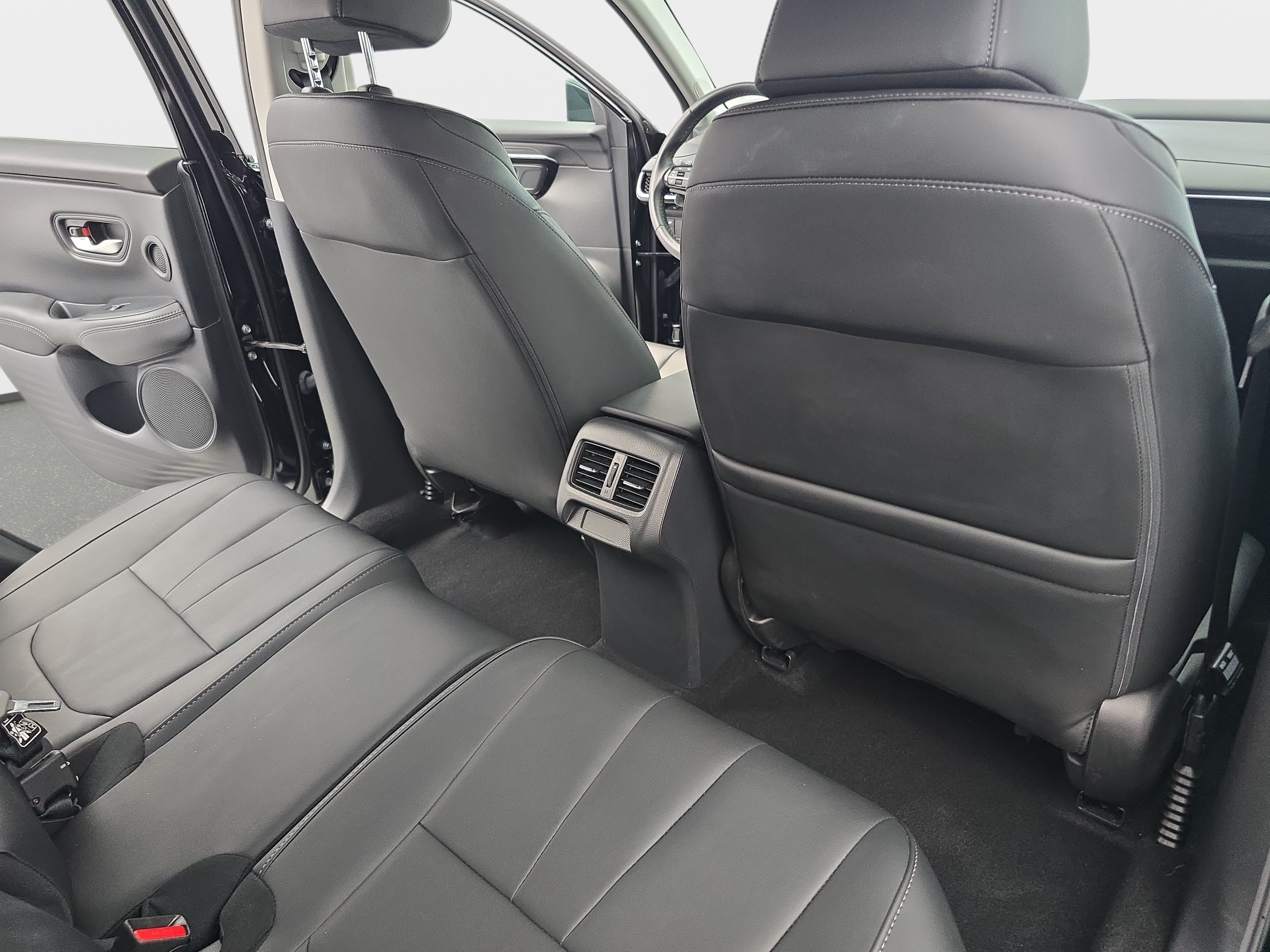 2025 Acura ADX Base - Photo 11