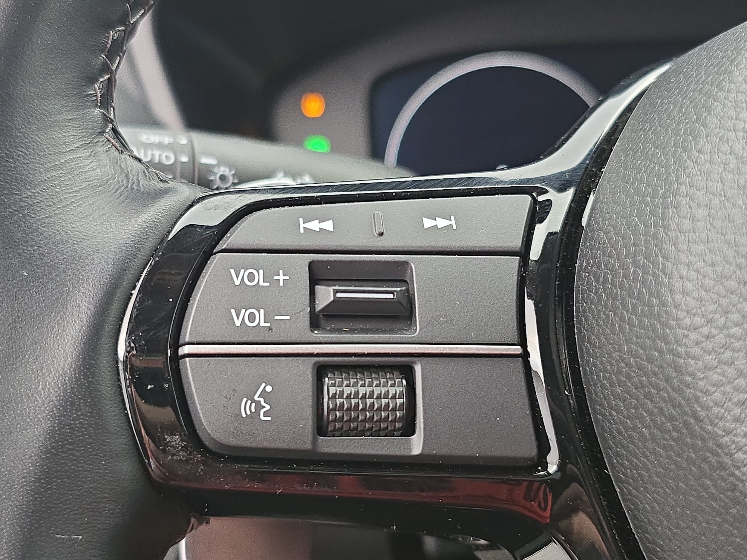 2025 Acura ADX Base - Photo 17