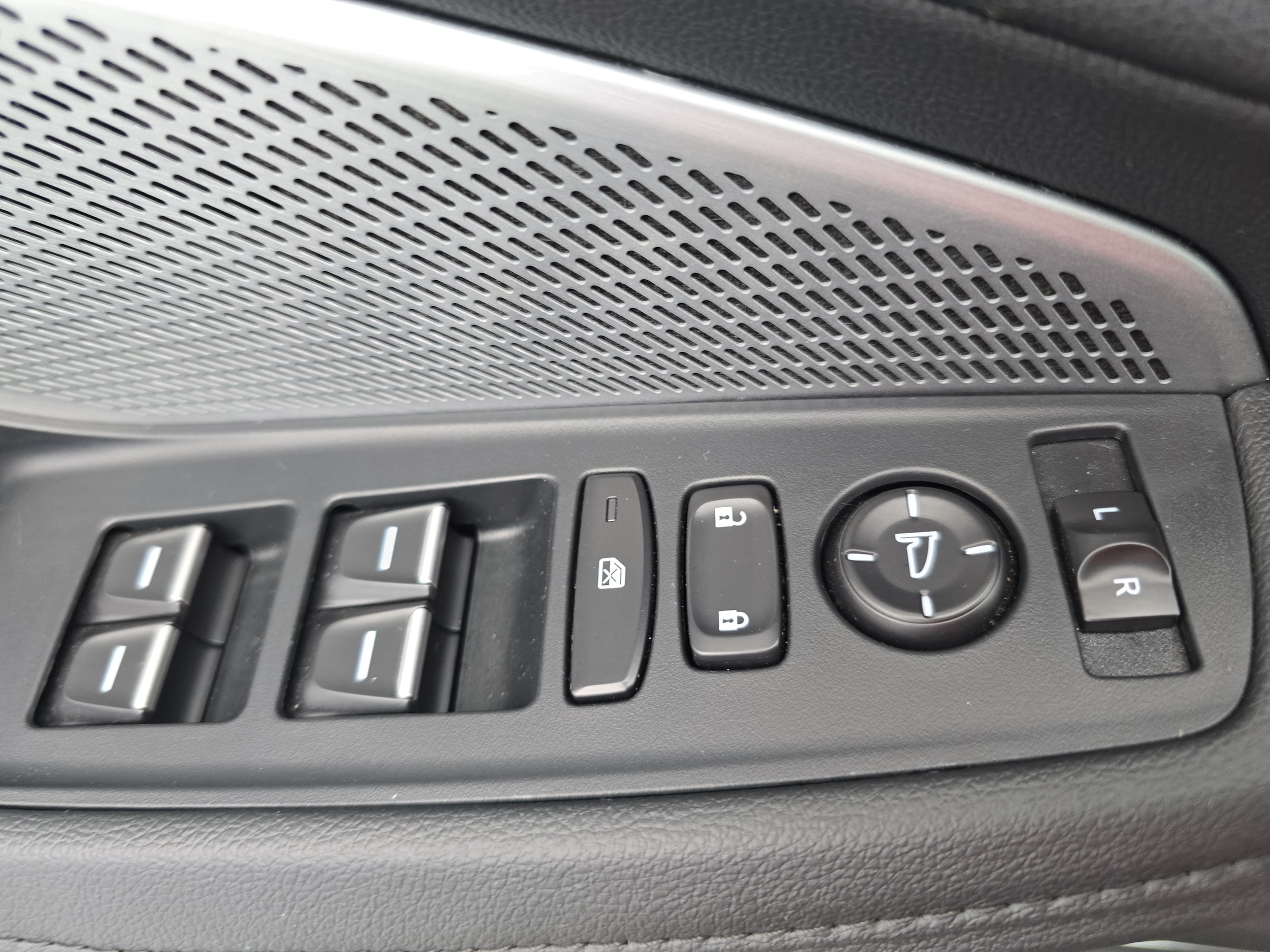 2025 Acura MDX Base - Photo 27