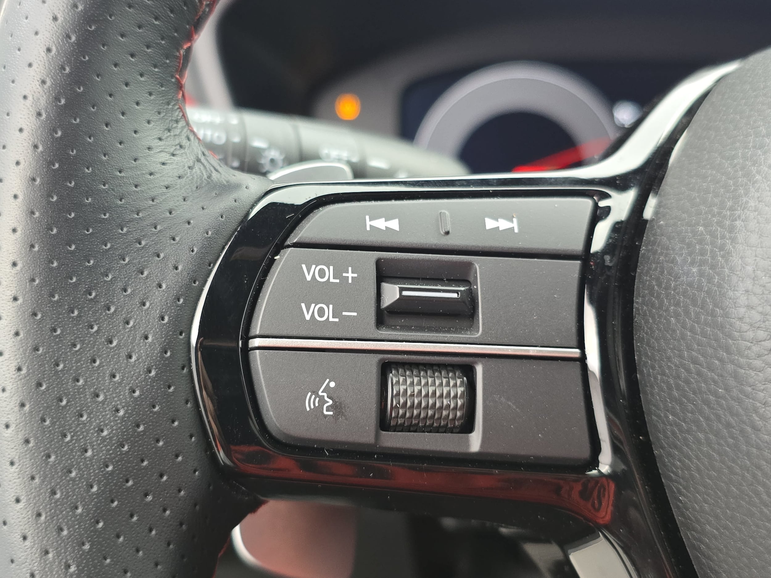 2025 Acura ADX A-Spec Package - Photo 17