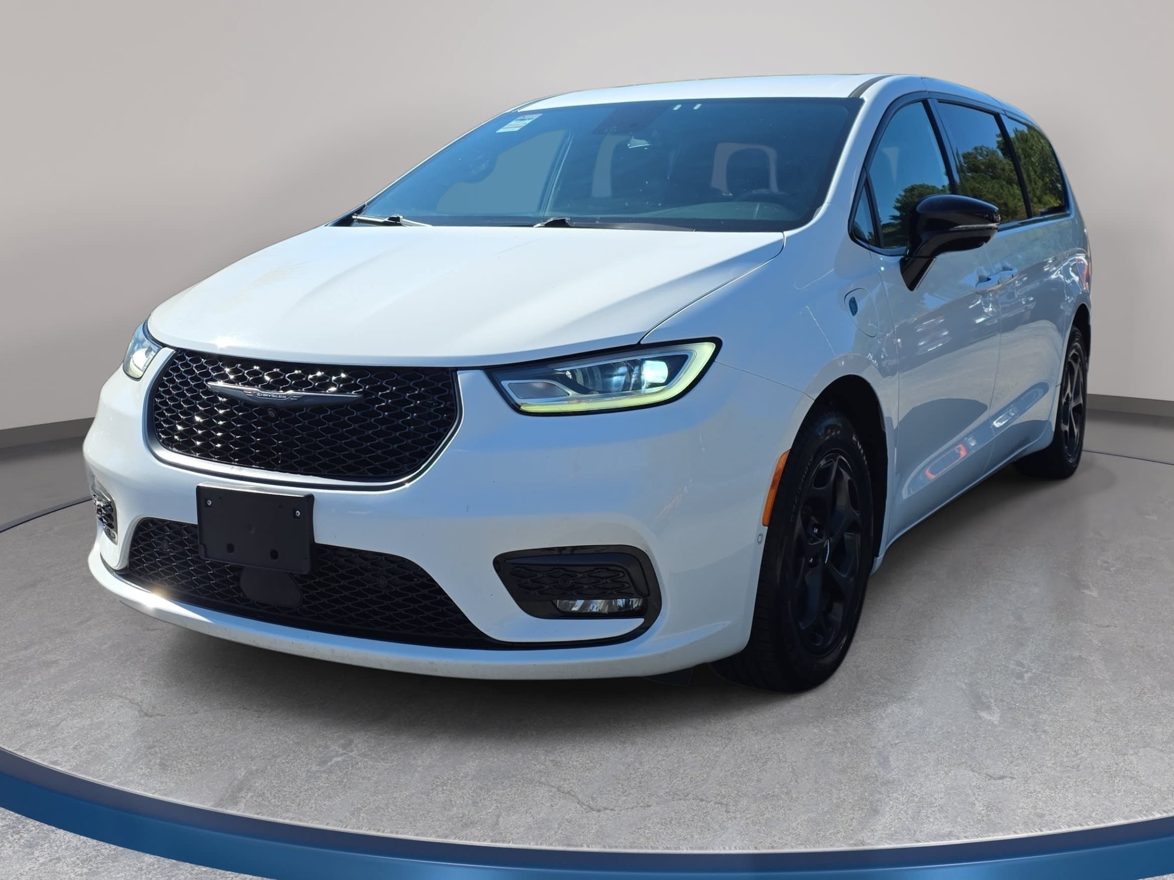 Used 2024 Chrysler Pacifica Hybrid S Appearance Pkg Hybrid S Appearance Pkg FWD