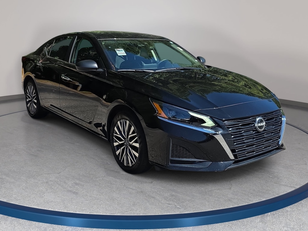 Used 2025 Nissan Altima SV SV FWD