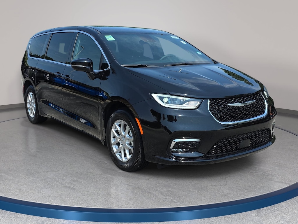 New 2026 Chrysler Pacifica SELECT Passenger Van
