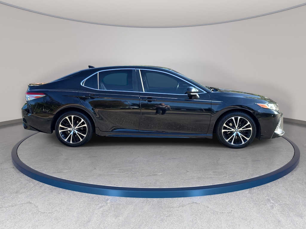 Used 2019 Toyota Camry SE SE Auto