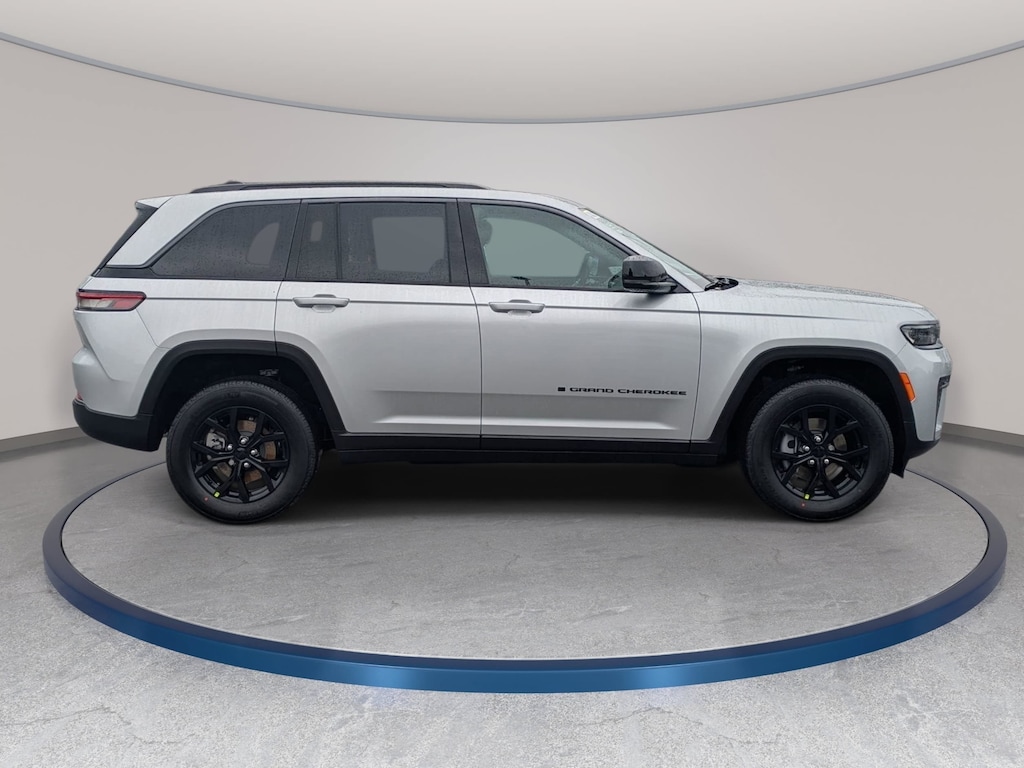 New 2026 Jeep Grand Cherokee LAREDO ALTITUDE 4X4 Sport Utility