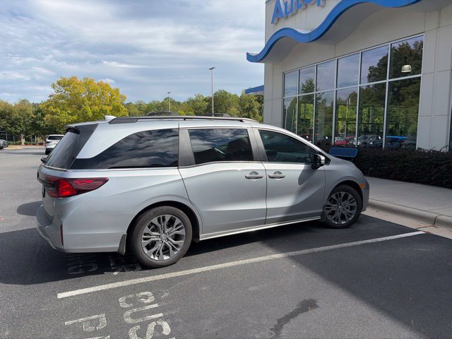 Used 2025 Honda Odyssey Touring Touring Auto