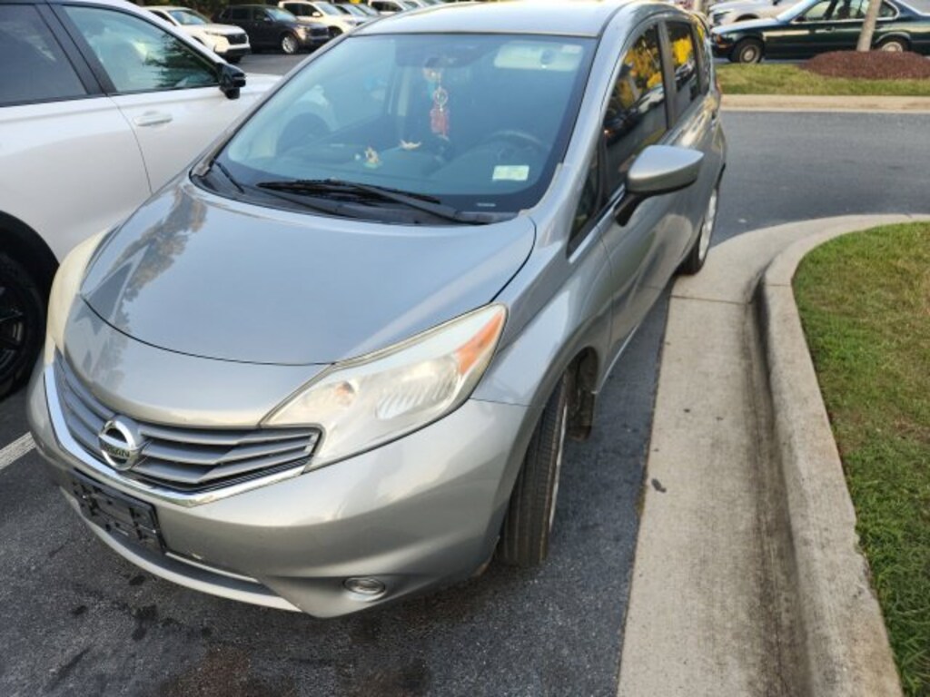 Used 2015 Nissan Versa Note SV Hatchback