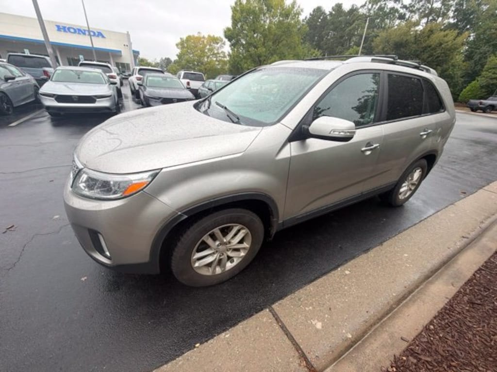 Used 2015 Kia Sorento LX SUV