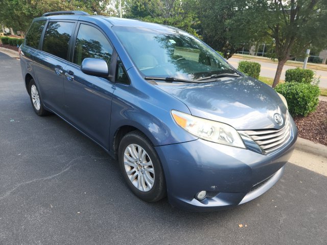 Used 2016 Toyota Sienna XLE Van