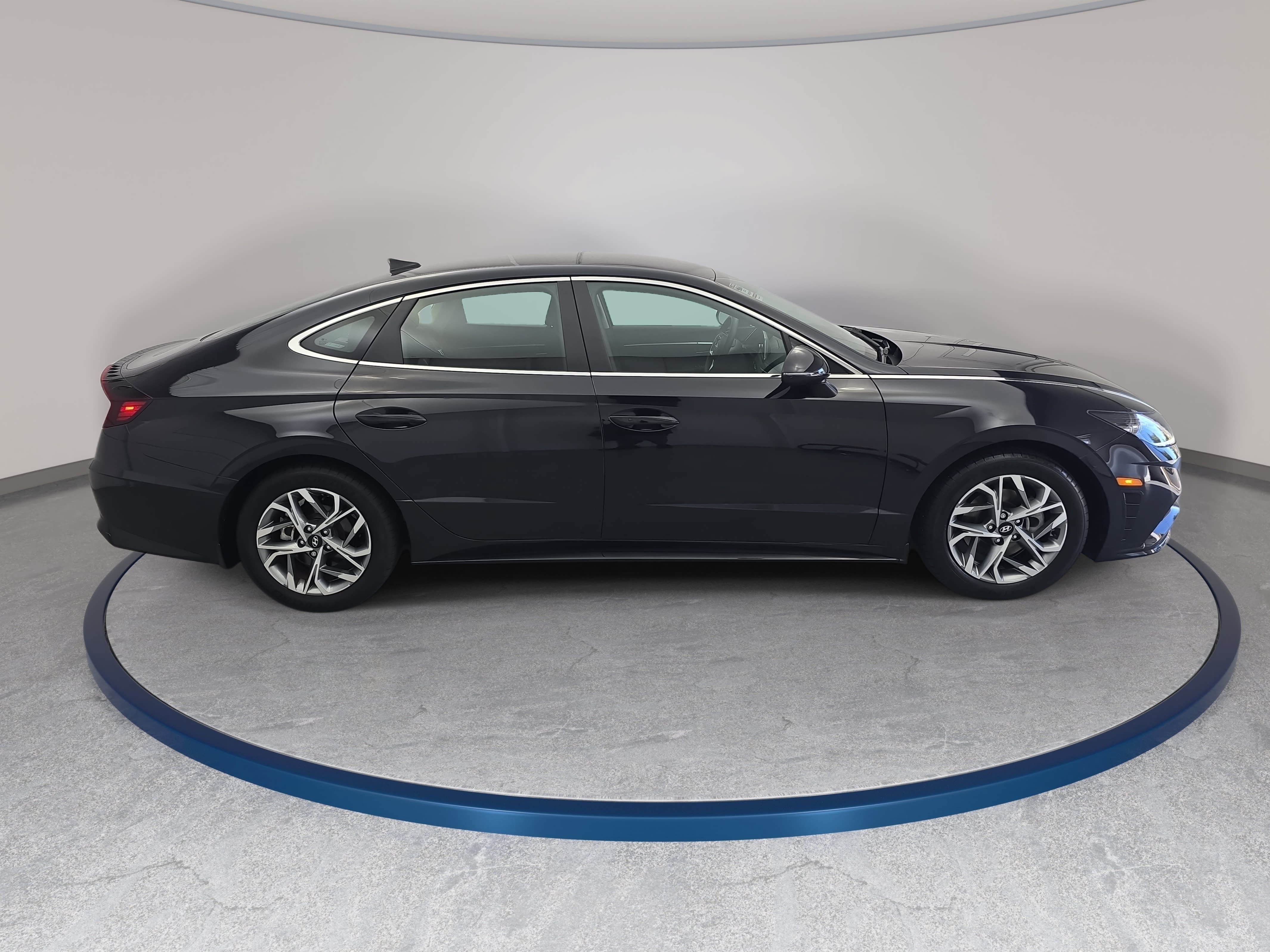 Used 2023 Hyundai Sonata SEL Sedan