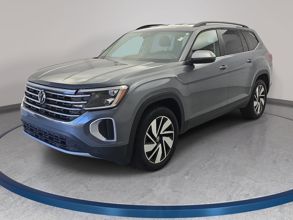 Used 2025 Volkswagen Atlas 2.0T SE with Technology SUV