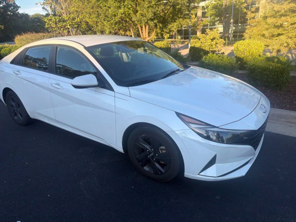 Used 2022 Hyundai Elantra SEL Sedan
