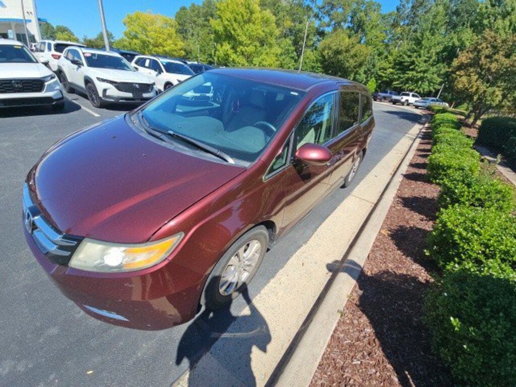 Used 2017 Honda Odyssey SE Van