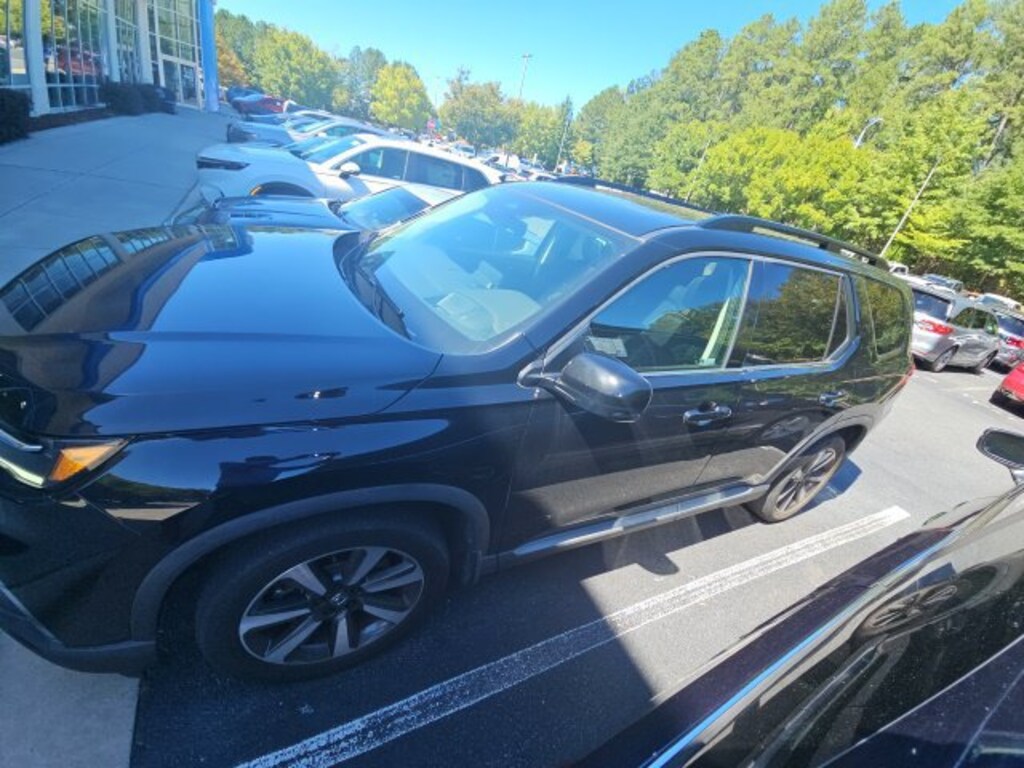 Used 2023 Honda Pilot Elite SUV