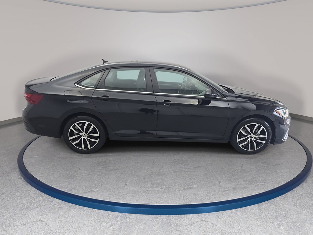Used 2025 Volkswagen Jetta SE SE Auto