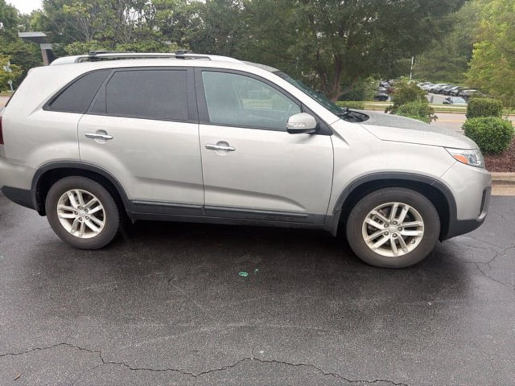 Used 2015 Kia Sorento LX SUV