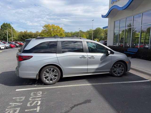 Used 2025 Honda Odyssey Touring Touring Auto