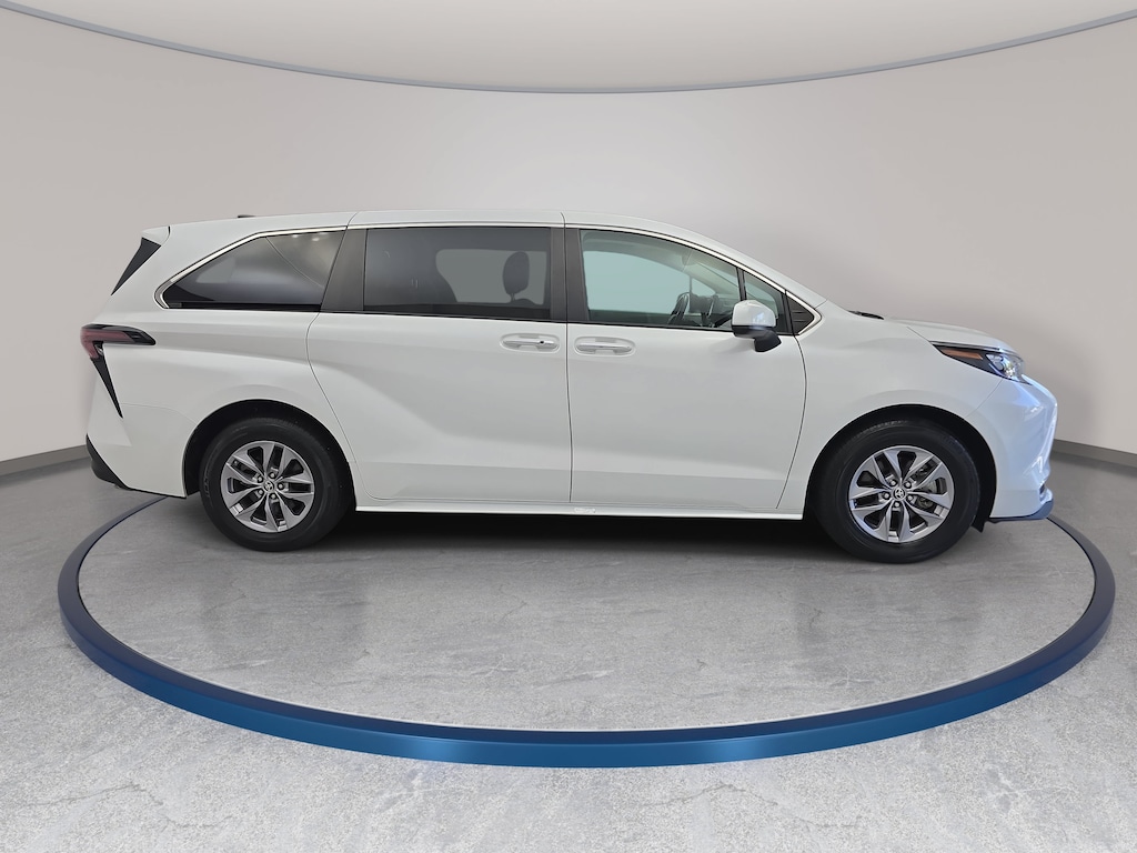 Used 2024 Toyota Sienna XLE XLE FWD 8-Passenger