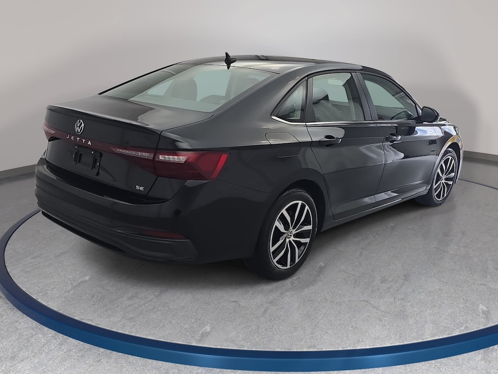 Used 2025 Volkswagen Jetta SE SE Auto