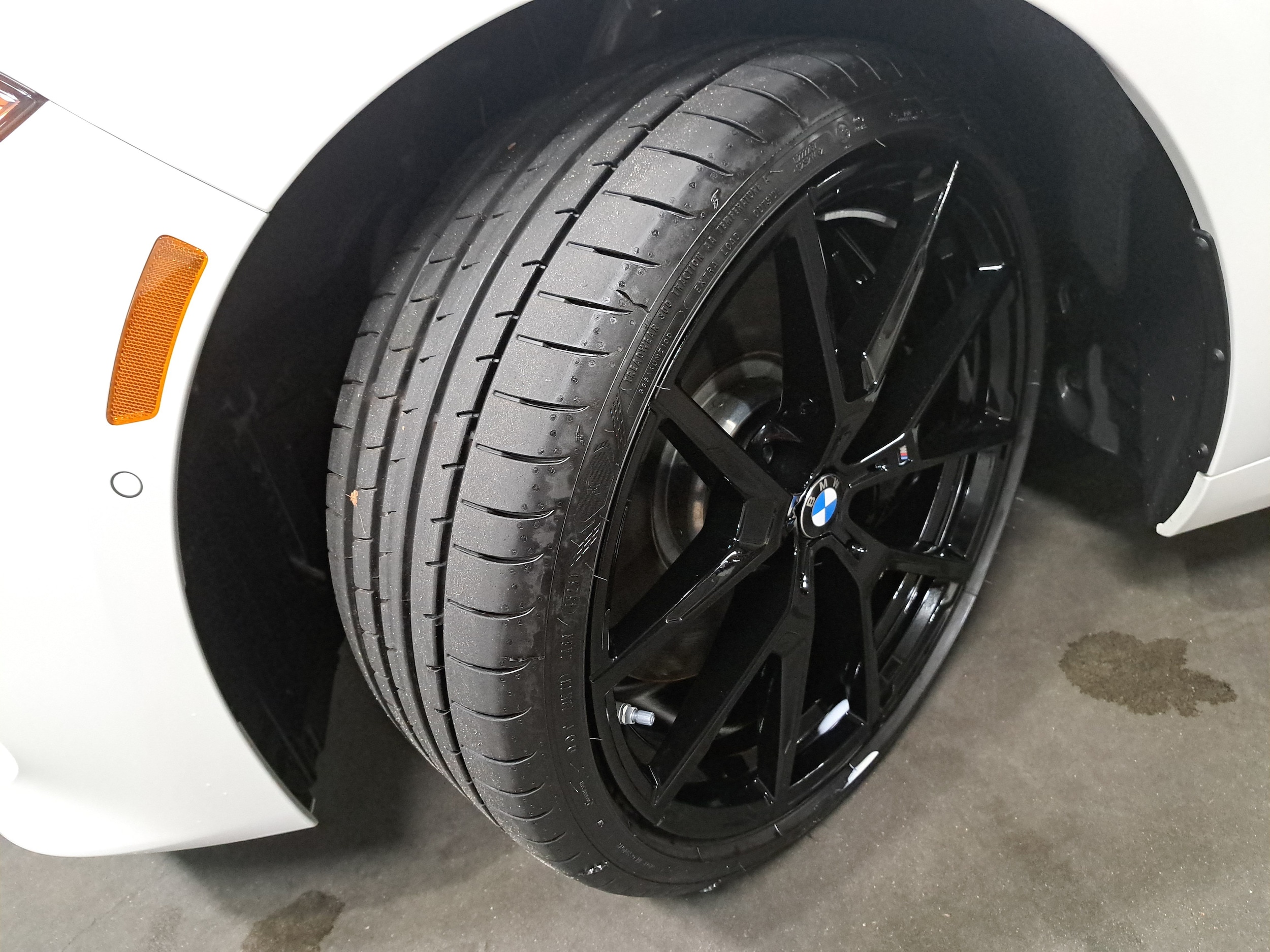 2026 BMW 8 Series M850i - Photo 32