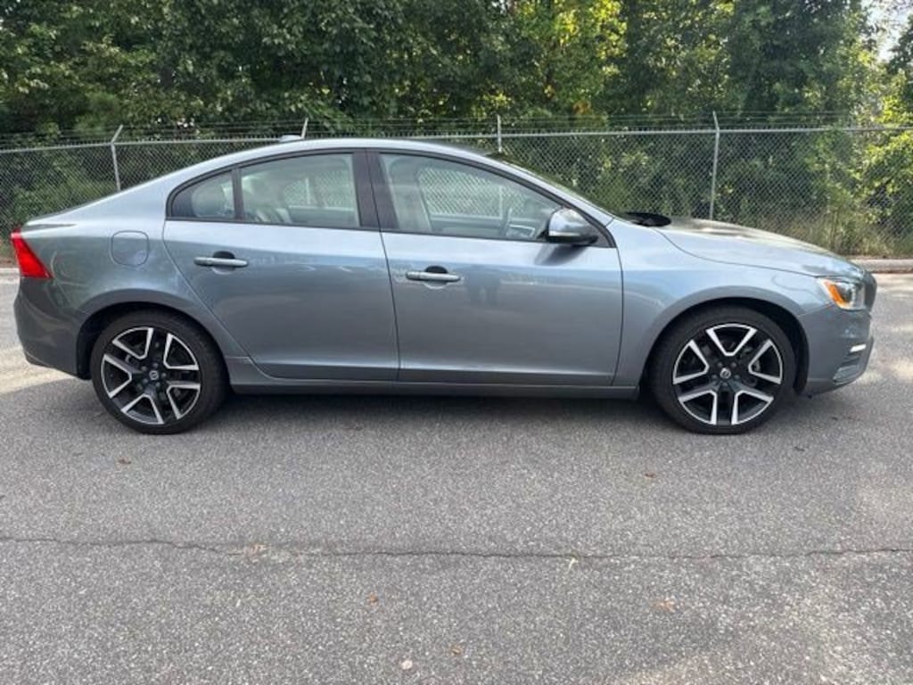 Used 2018 Volvo S60 T5 FWD Dynamic Sedan
