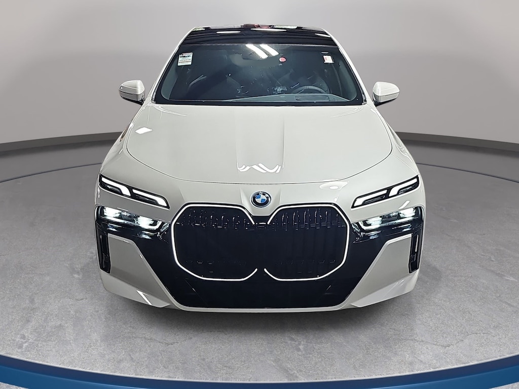 New 2026 BMW 750e xDrive Sedan
